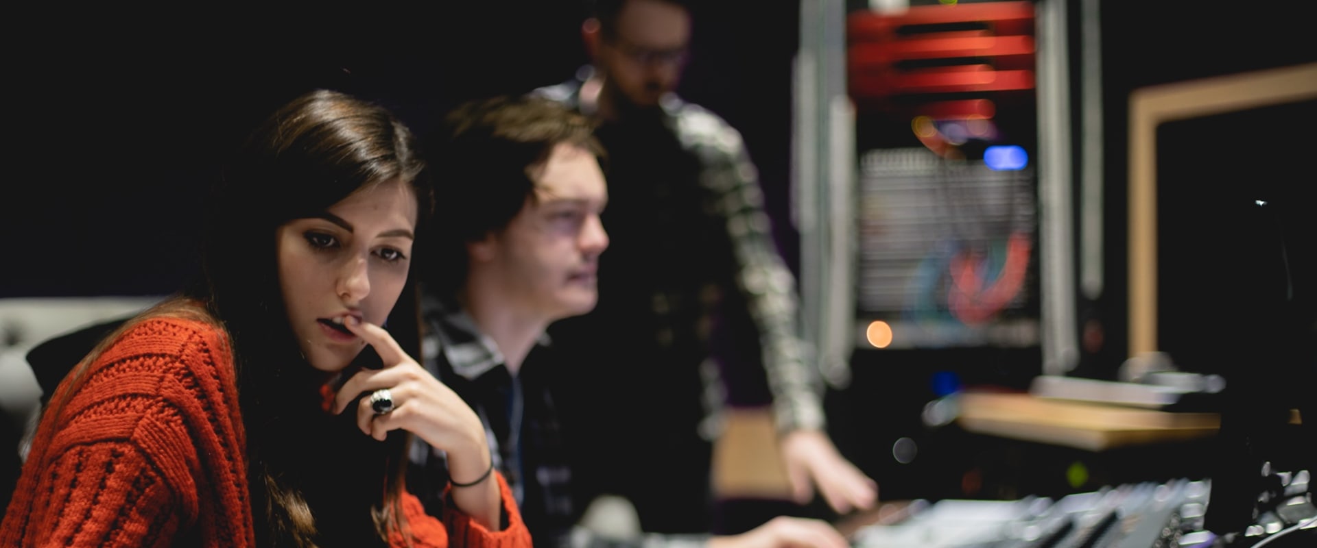 Exploring the Benefits of Live Video and Audio Capabilities for University Students